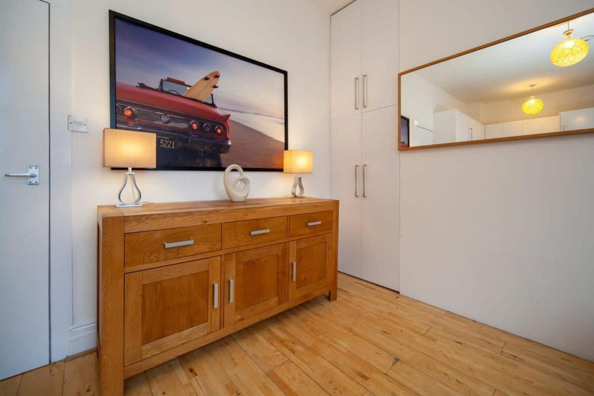 Lovely 2 Bedroom Apartment In Tooting London Bagian luar foto